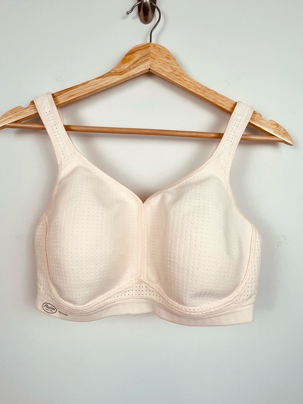 Anita Active light peach breathable performance bra, US 36C.